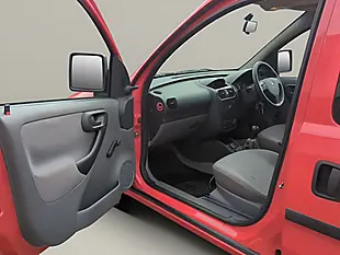 Used 2005 Vauxhall Combo 1700 16v MPV Red - Interior and Exterior details 18