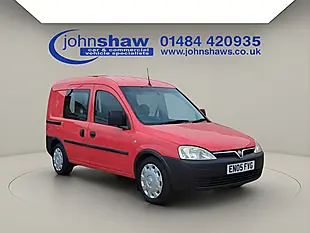 Used 2005 Vauxhall Combo 1700 16v MPV Red - Interior and Exterior details 3