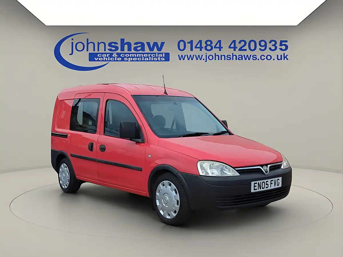 Used 2005 Vauxhall Combo 1700 16v MPV Red - Interior and Exterior details 3