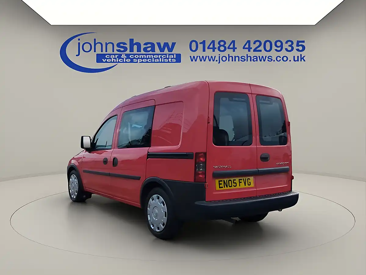 Used 2005 Vauxhall Combo 1700 16v MPV Red - Interior and Exterior details 7