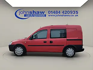 Used 2005 Vauxhall Combo 1700 16v MPV Red - Interior and Exterior details 9