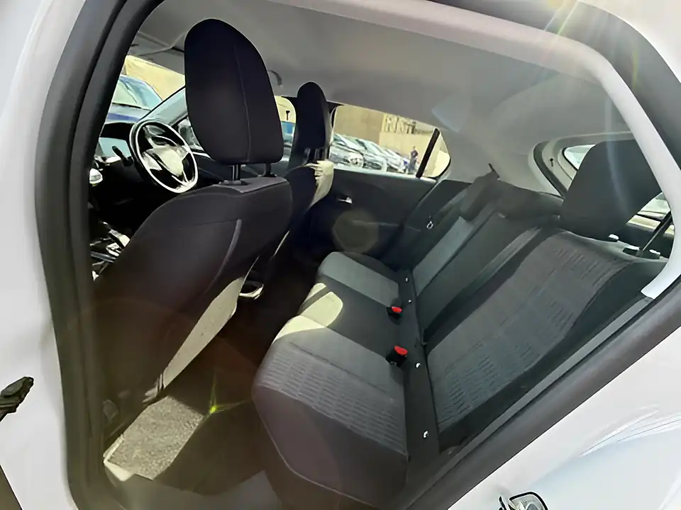 Used 2005 Vauxhall Corsa Electric Se Nav White - Interior and Exterior details 10
