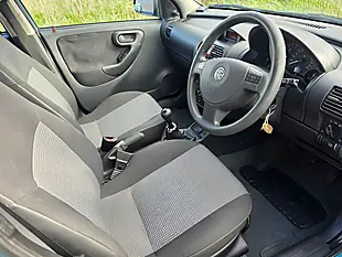 Used 2005 Vauxhall Corsa Life Green - Interior and Exterior details 11