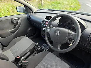 Used 2005 Vauxhall Corsa Life Green - Interior and Exterior details 12