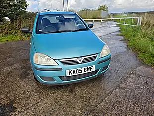 Used 2005 Vauxhall Corsa Life Green - Interior and Exterior details 2