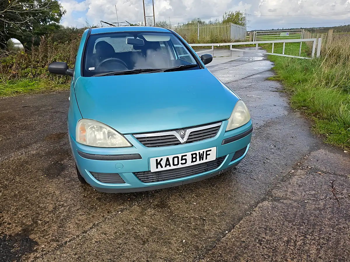 Used 2005 Vauxhall Corsa Life Green - Interior and Exterior details 2