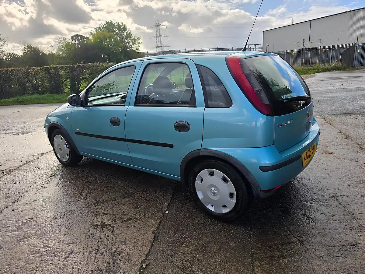 Used 2005 Vauxhall Corsa Life Green - Interior and Exterior details 6