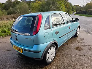 Used 2005 Vauxhall Corsa Life Green - Interior and Exterior details 9