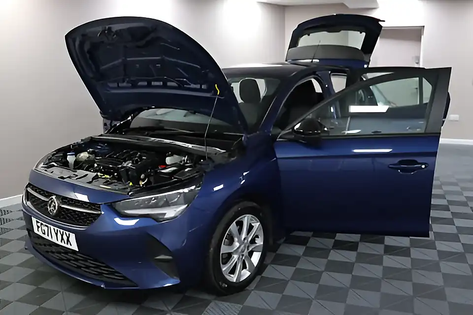 Used 2005 Vauxhall Corsa Se Blue - Interior and Exterior details 11
