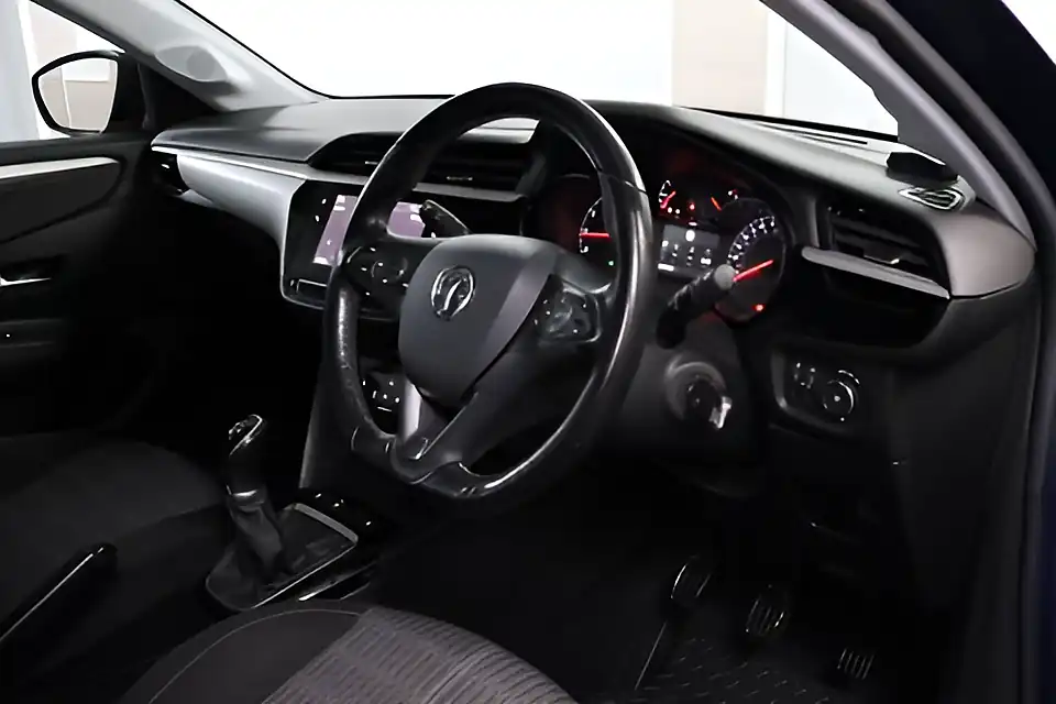 Used 2005 Vauxhall Corsa Se Blue - Interior and Exterior details 4