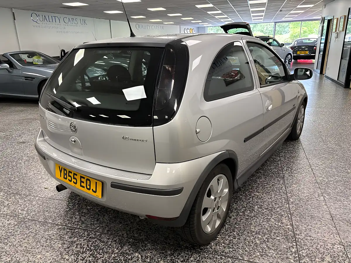 Used 2005 Vauxhall Corsa Sxi Silver - Interior and Exterior details 10