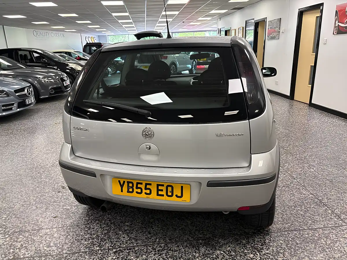 Used 2005 Vauxhall Corsa Sxi Silver - Interior and Exterior details 11