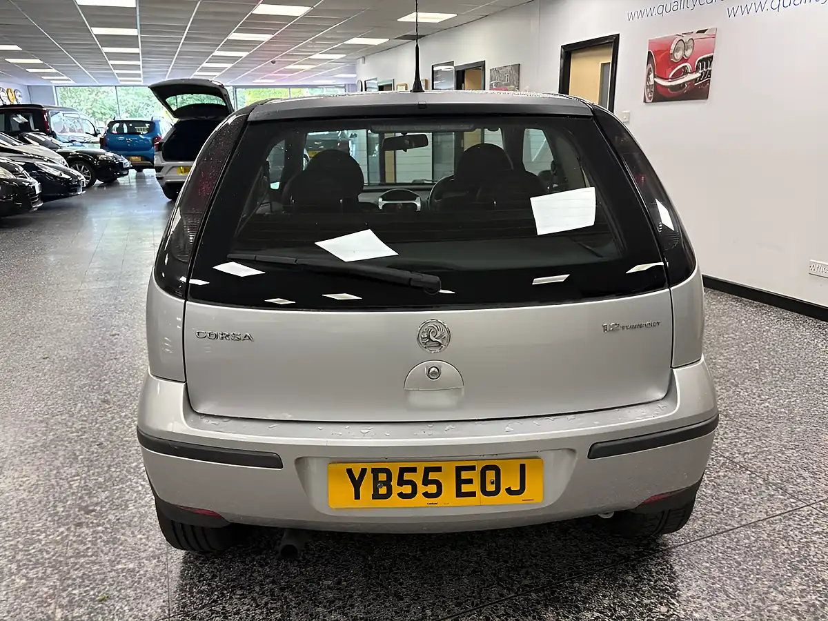 Used 2005 Vauxhall Corsa Sxi Silver - Interior and Exterior details 12