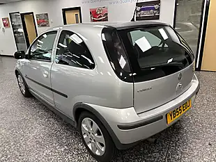 Used 2005 Vauxhall Corsa Sxi Silver - Interior and Exterior details 13