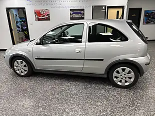 Used 2005 Vauxhall Corsa Sxi Silver - Interior and Exterior details 15