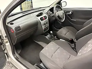 Used 2005 Vauxhall Corsa Sxi Silver - Interior and Exterior details 16