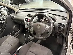 Used 2005 Vauxhall Corsa Sxi Silver - Interior and Exterior details 2