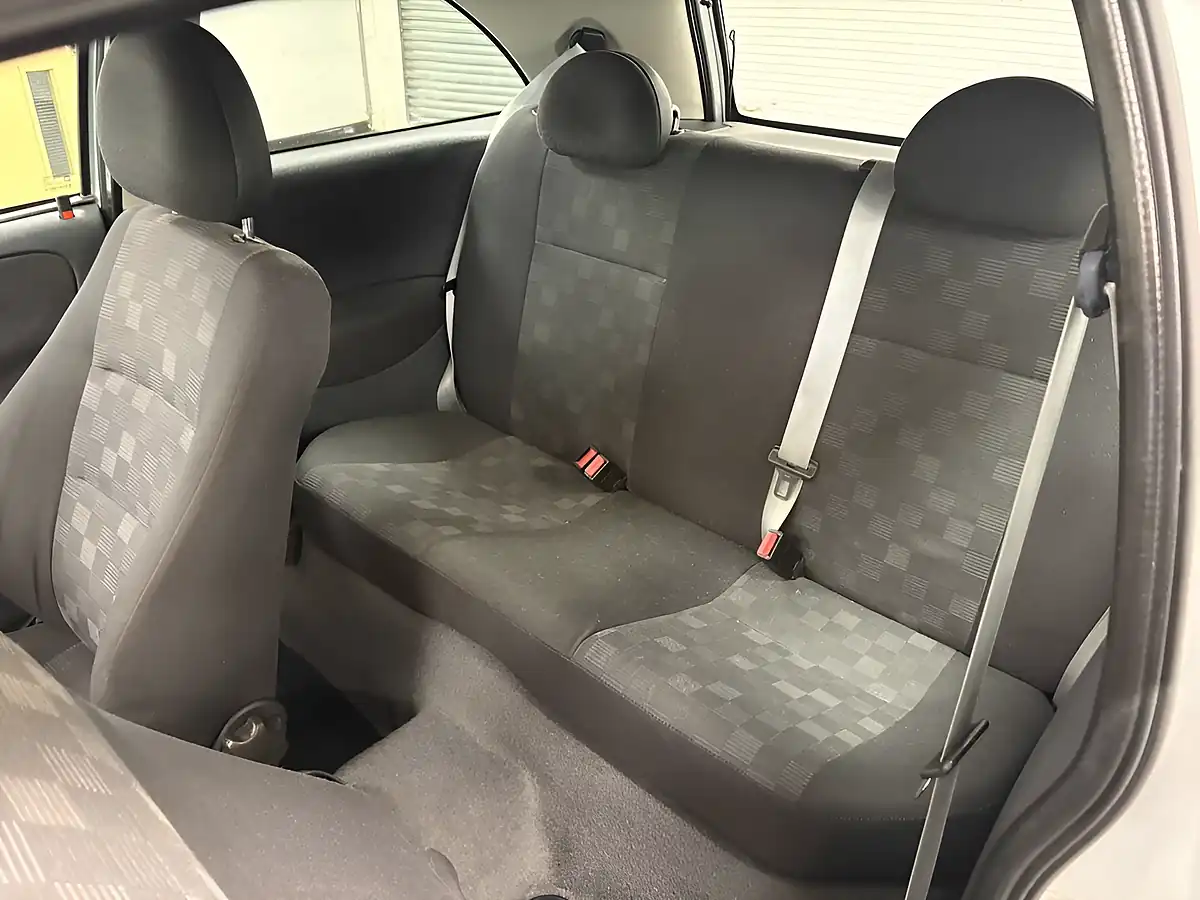 Used 2005 Vauxhall Corsa Sxi Silver - Interior and Exterior details 20