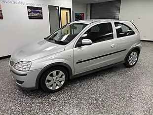 Used 2005 Vauxhall Corsa Sxi Silver - Interior and Exterior details 3