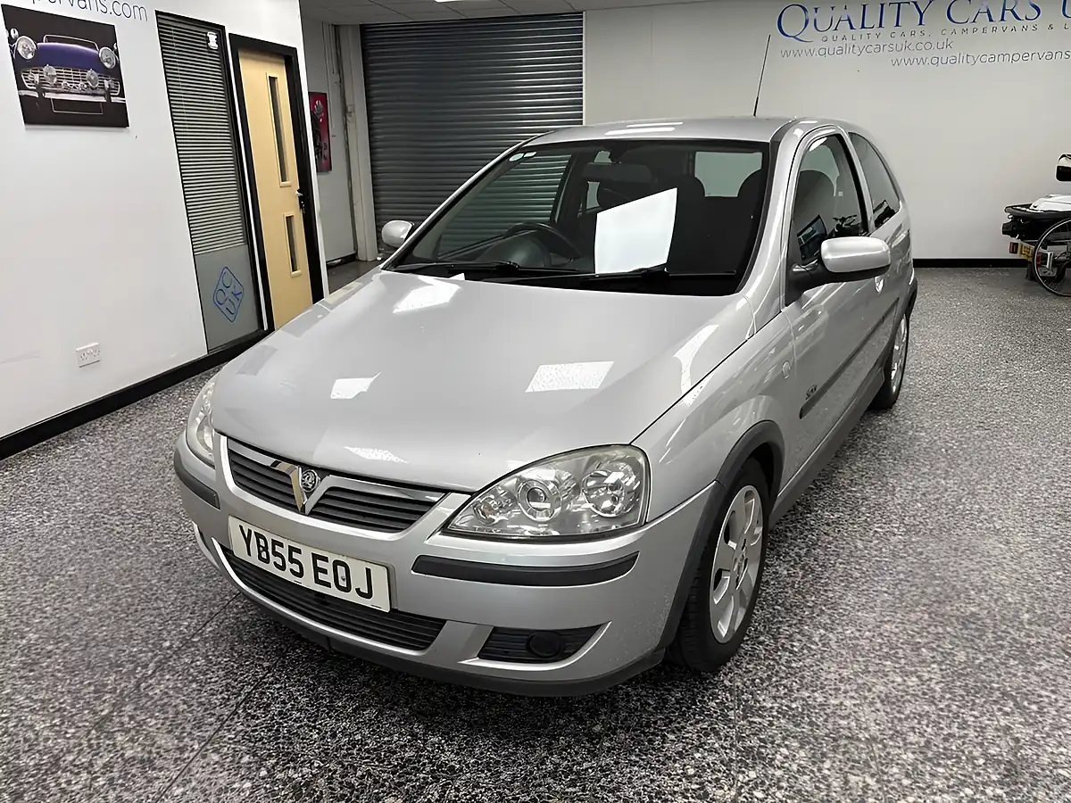 Used 2005 Vauxhall Corsa Sxi Silver - Interior and Exterior details 5
