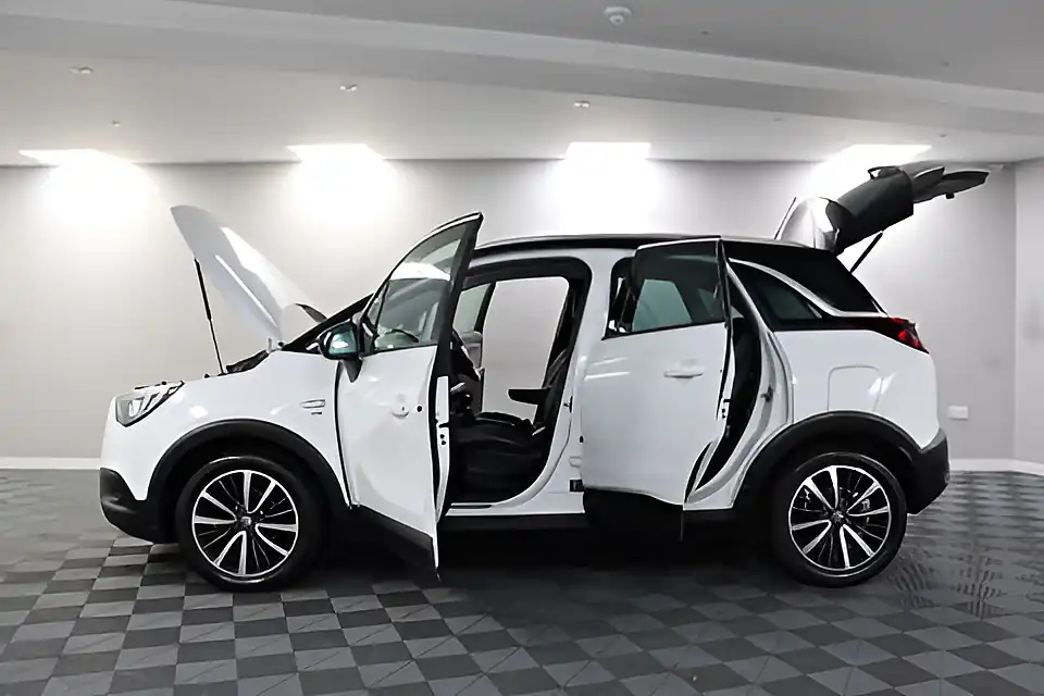 Used 2005 Vauxhall Crossland X Elite Nav White - Interior and Exterior details 4
