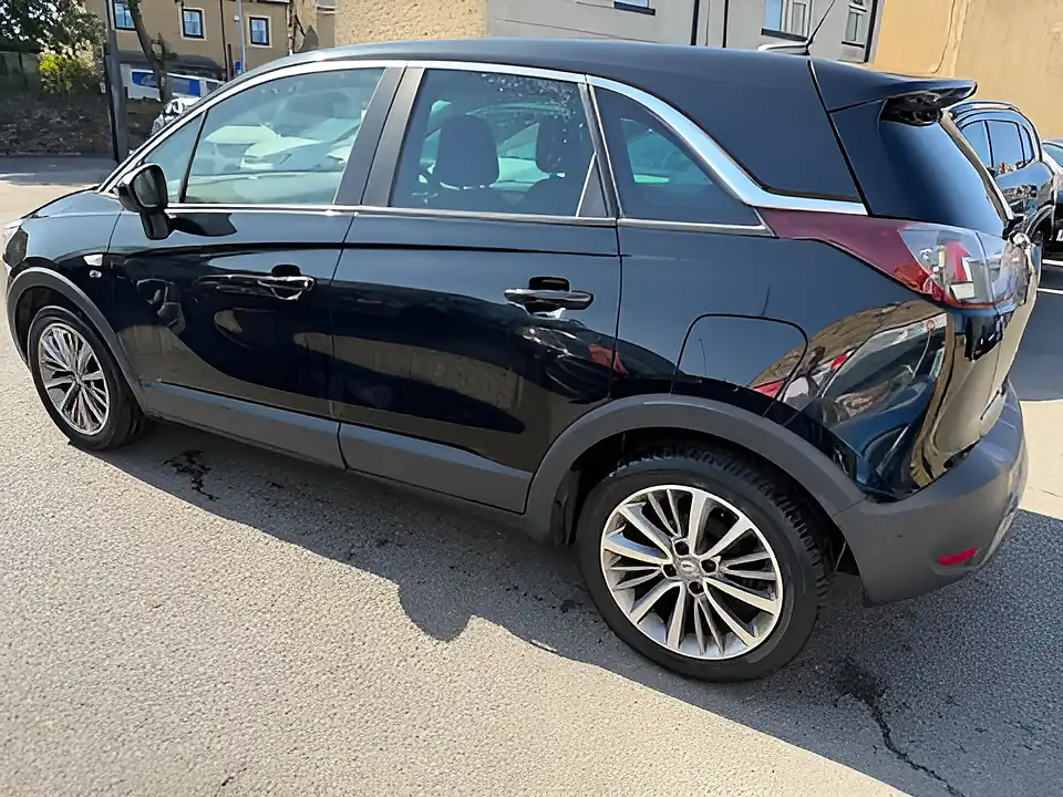 Used 2005 Vauxhall Crossland X Griffin Black - Interior and Exterior details 12