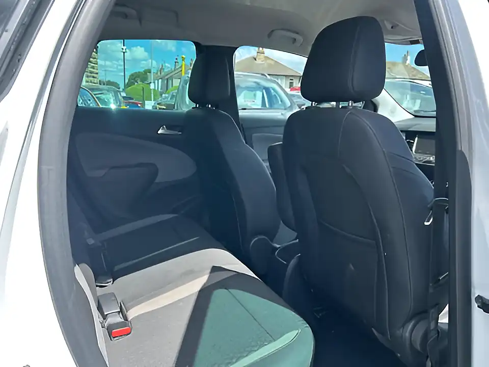 Used 2005 Vauxhall Crossland X Tech Line Nav White - Interior and Exterior details 9