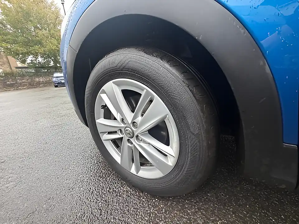Used 2005 Vauxhall Grandland X Se Premium Blue - Interior and Exterior details 12