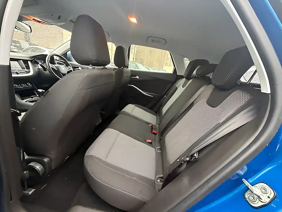 Used 2005 Vauxhall Grandland X Se Premium Blue - Interior and Exterior details 9