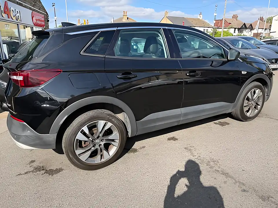 Used 2005 Vauxhall Grandland X Sport Nav S/S Black - Interior and Exterior details 10