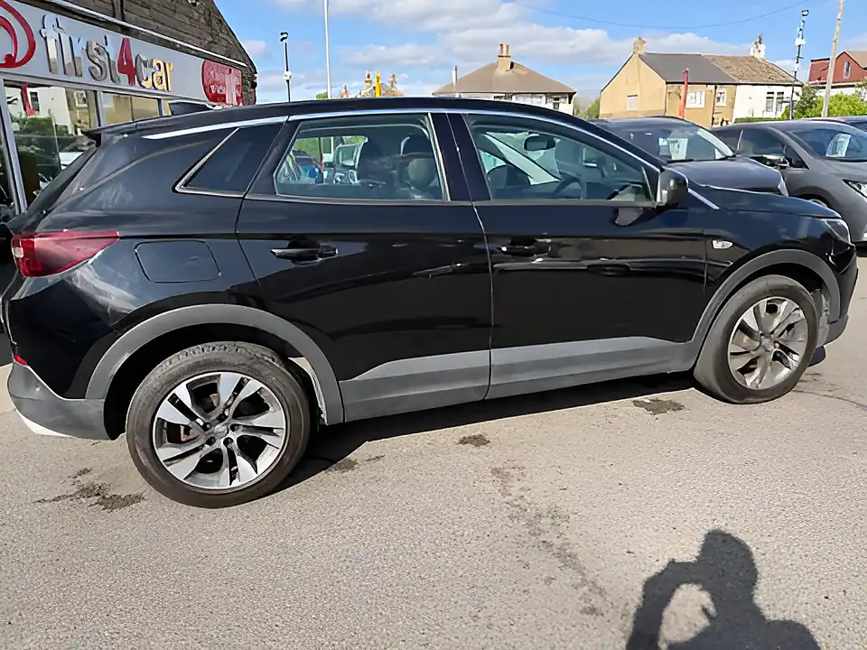 Used 2005 Vauxhall Grandland X Sport Nav S/S Black - Interior and Exterior details 11
