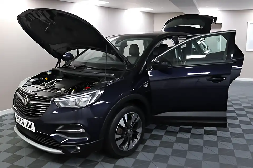 Used 2005 Vauxhall Grandland X Sport Nav S/S Purple - Interior and Exterior details 10
