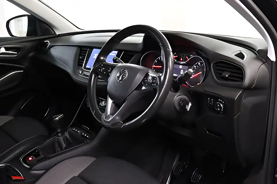 Used 2005 Vauxhall Grandland X Sport Nav S/S Purple - Interior and Exterior details 4