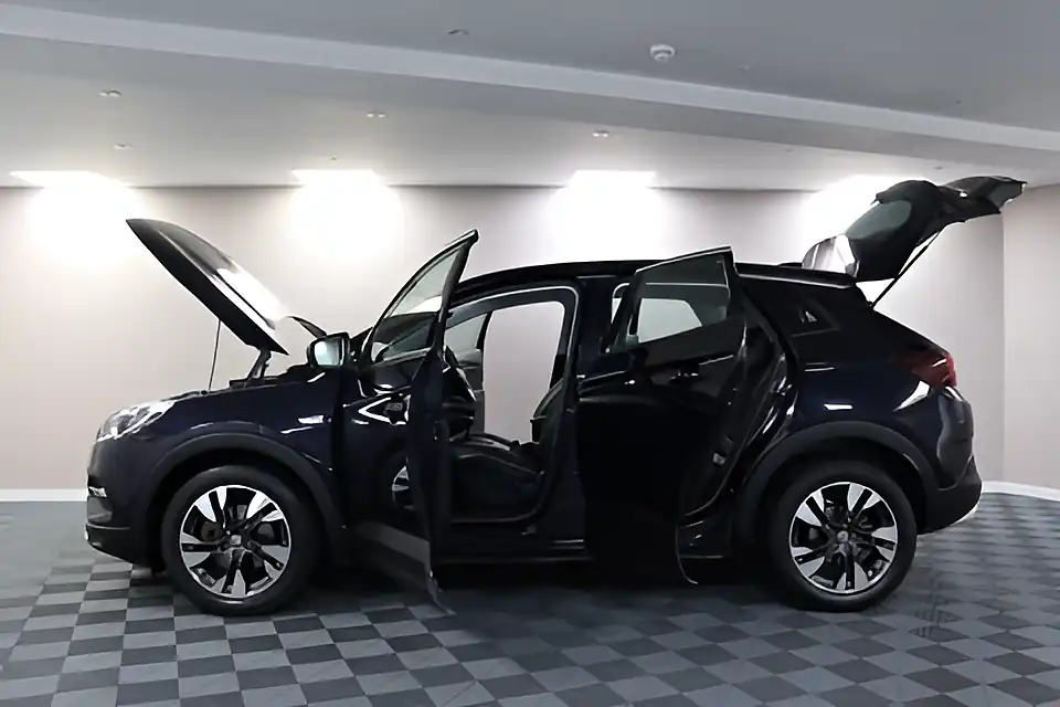 Used 2005 Vauxhall Grandland X Sport Nav S/S Purple - Interior and Exterior details 5
