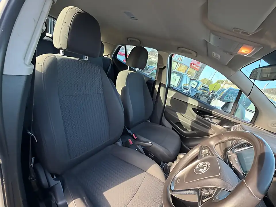 Used 2005 Vauxhall Mokka X Design Nav Silver - Interior and Exterior details 9