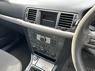 Used 2005 Vauxhall Vectra Life Silver - Interior and Exterior details 12