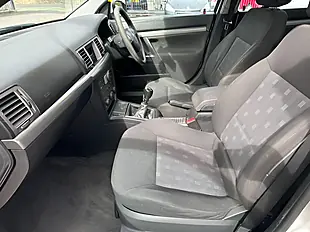 Used 2005 Vauxhall Vectra Life Silver - Interior and Exterior details 16