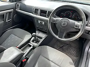 Used 2005 Vauxhall Vectra Life Silver - Interior and Exterior details 2