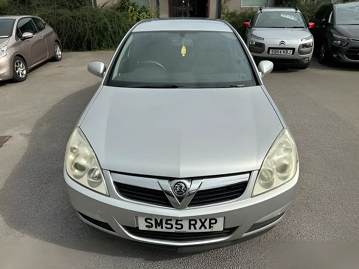 Used 2005 Vauxhall Vectra Life Silver - Interior and Exterior details 3