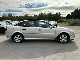 Used 2005 Vauxhall Vectra Life Silver - Interior and Exterior details 8