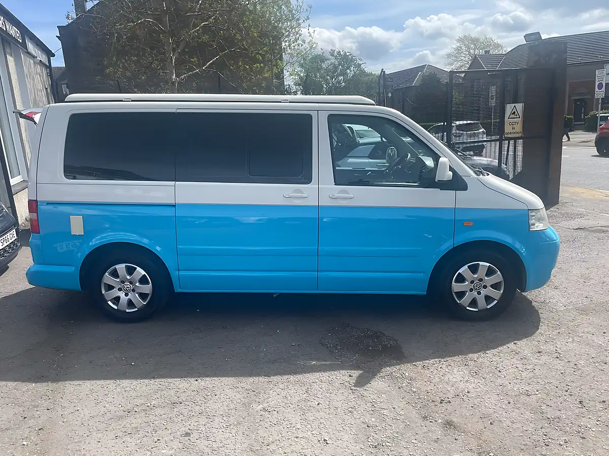 Used 2005 Volkswagen Caravelle Se White - Interior and Exterior details 5
