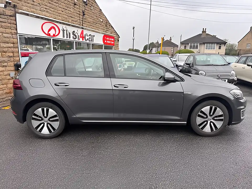 Used 2005 Volkswagen Golf Grey - Interior and Exterior details 4