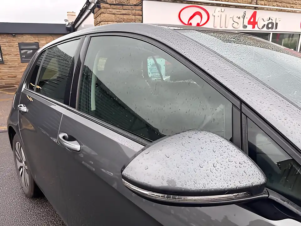 Used 2005 Volkswagen Golf Grey - Interior and Exterior details 8