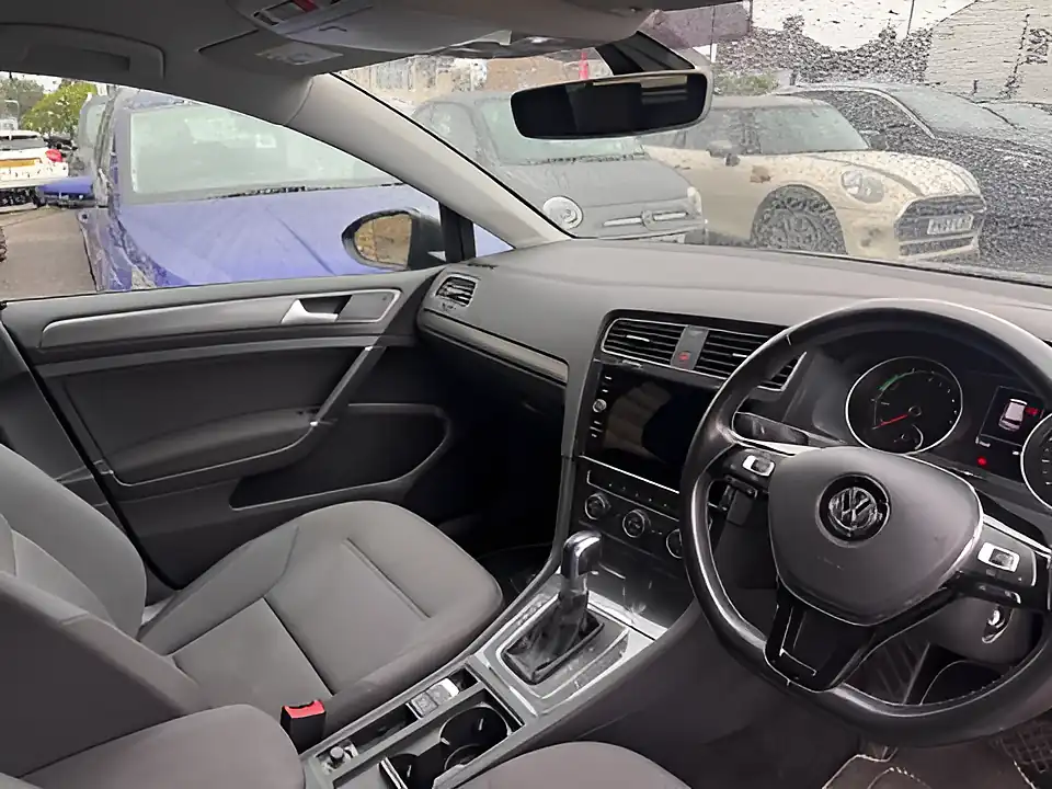 Used 2005 Volkswagen Golf Grey - Interior and Exterior details 9