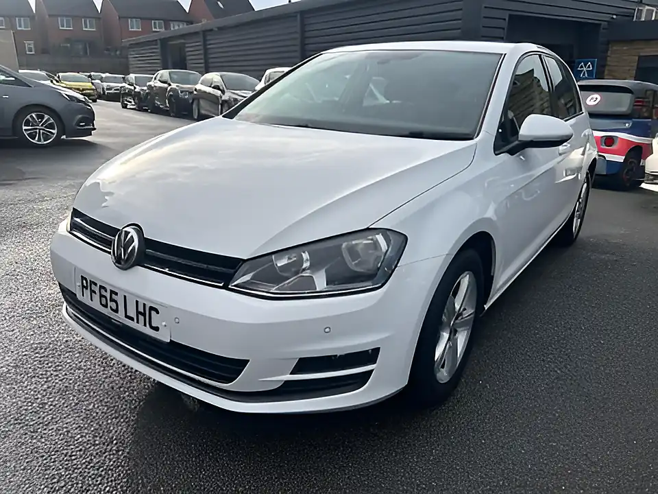 Used 2005 Volkswagen Golf Match White - Interior and Exterior details 9
