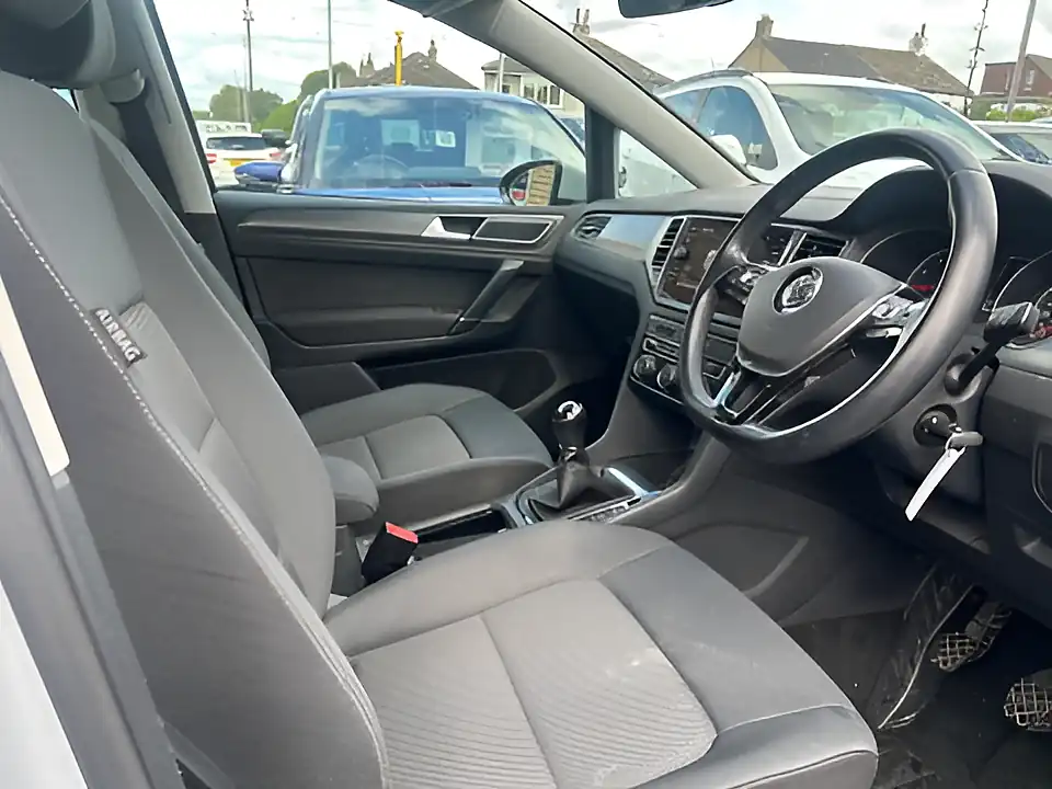 Used 2005 Volkswagen Golf Sv Se Silver - Interior and Exterior details 8