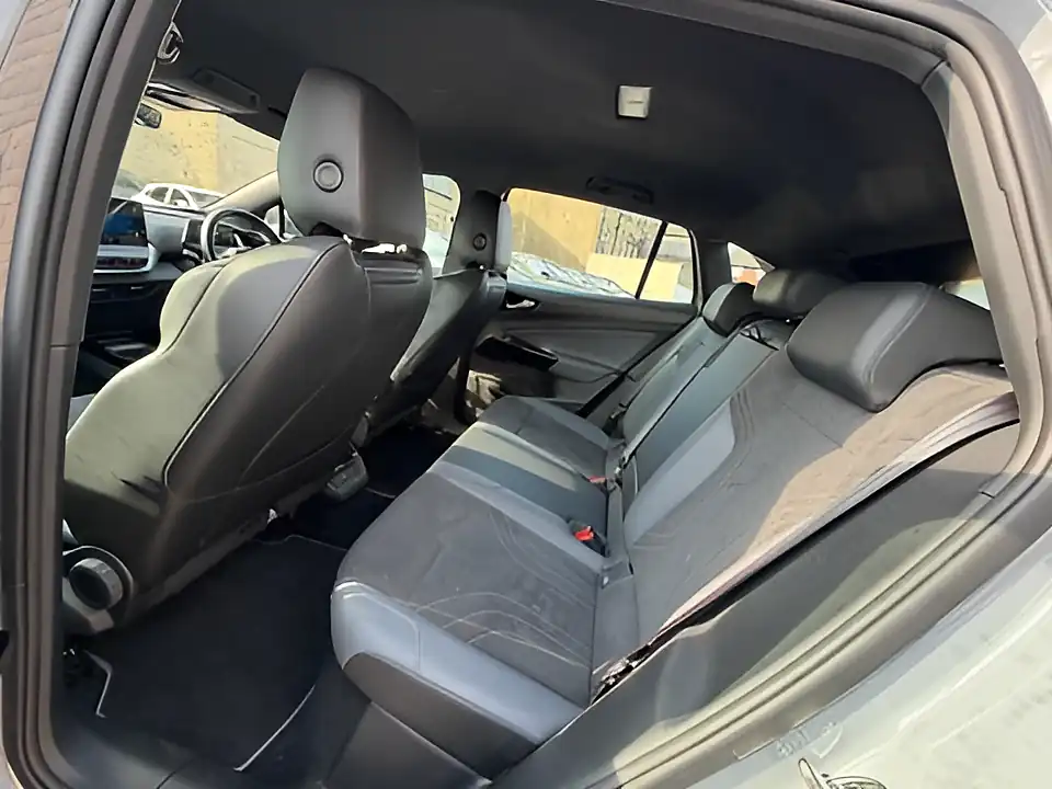 Used 2005 Volkswagen Id.4 Life Grey - Interior and Exterior details 9