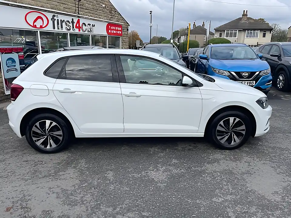 Used 2005 Volkswagen Polo Match Pure White - Interior and Exterior details 5