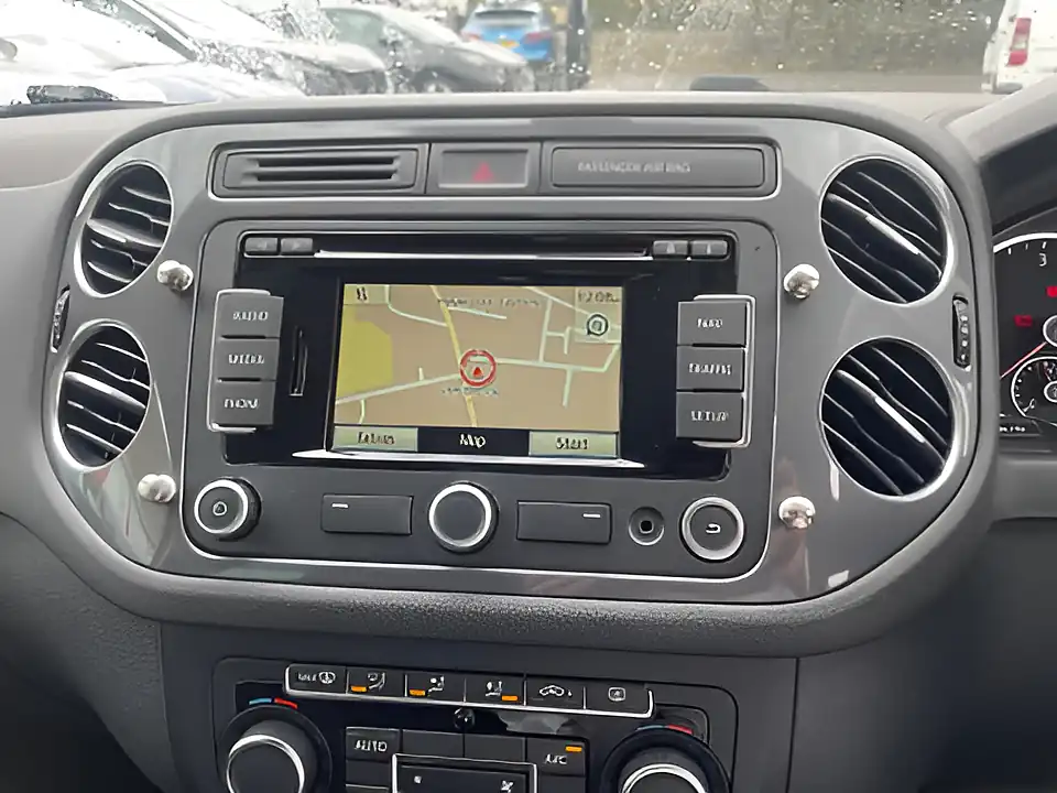 Used 2005 Volkswagen Tiguan Match Bluemotion Tech 4MOTION Grey - Interior and Exterior details 10