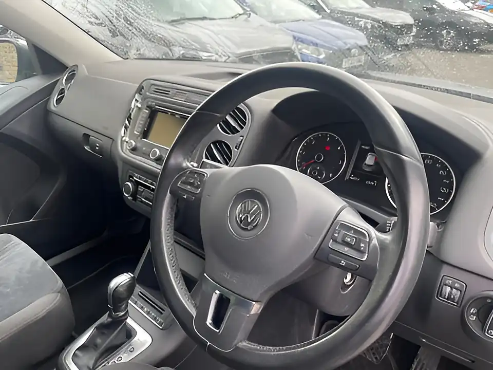 Used 2005 Volkswagen Tiguan Match Bluemotion Tech 4MOTION Grey - Interior and Exterior details 11